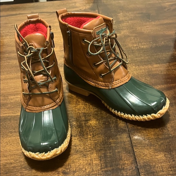Aquatherm Shoes - Aquatherm Rayna Stylish Women's Ankle Boots in Green and Brown